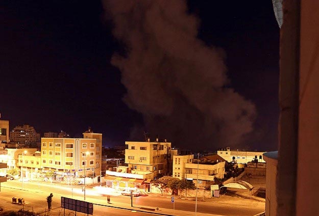 İsrail ateşkese rağmen Gazze’yi vurdu
