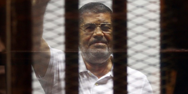 Mursi’nin yargılandığı davanın duruşması ertelendi