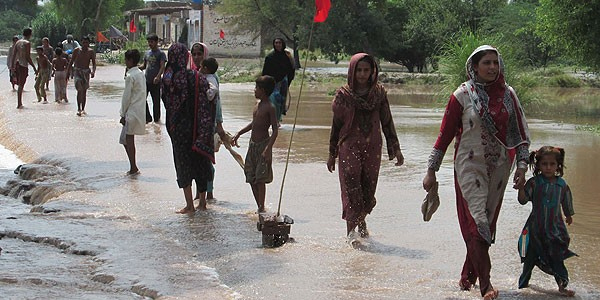 Hindistan ve Pakistan’da yağışlar 457 can aldı