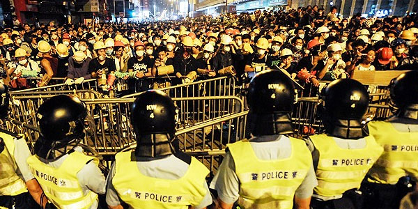 Hong Kong’daki gösterilerde 37 gözaltı