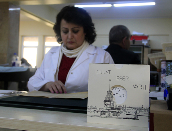 Azeri kursiyerlere yazma eserleri koruma eğitimi