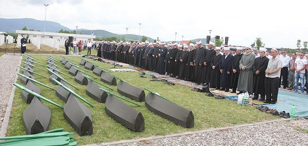 Bosna’daki savaşın 27 kurbanı toprağa verildi