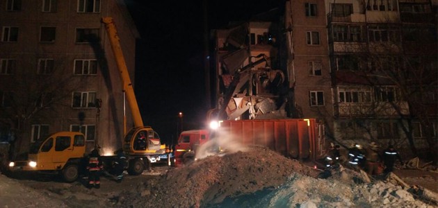 Kazakistan’da apartman çöktü
