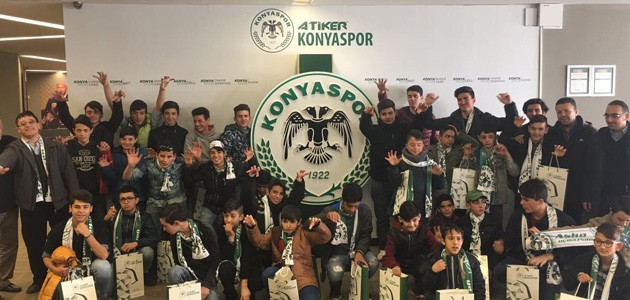Sevgi evlerinde kalan çocuklar Konya stadını gezdi