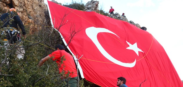 AKADEMİK, Sultandağları’na Türk bayrağı dikti