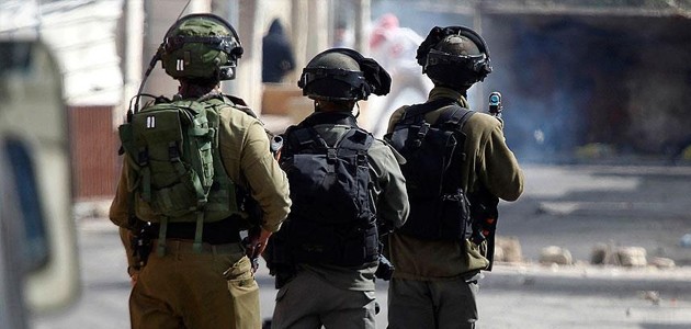 İsrail askerleri Filistinli bir genci vurdu