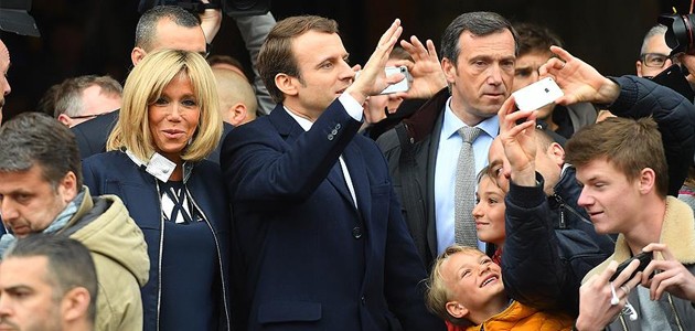 Fransa’nın yeni cumhurbaşkanı Macron oldu