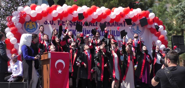 Beyşehir’de öğrencilerin mezuniyet heyecanı