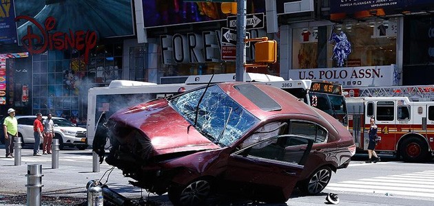 New York’ta kaldırıma çıkan aracın sürücüsü ’adam öldürmekle’ suçlandı