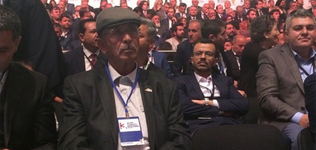 Ömer Halisdemir’in babası, Ak Parti’nin kongresine katıldı