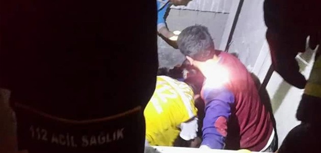 Asansör boşluğuna düşen işçi yaralandı