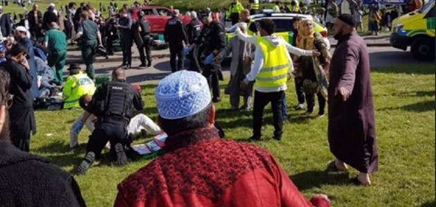 İngiltere’de bayramlaşan Müslümanlara araçlı saldırı