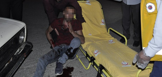 Konya’da bıçaklı kavga! Boynuna saplanan bıçakla hastaneye kaldırıldı