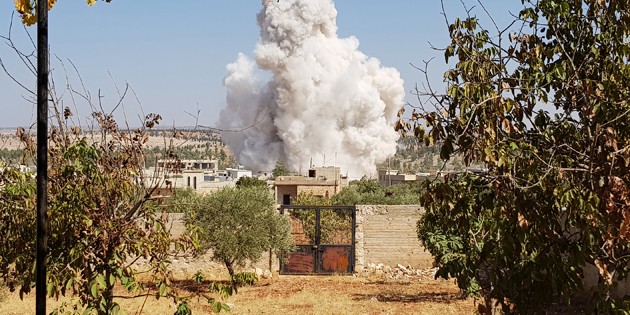 İdlib’teki hava saldırıları şiddetlendi