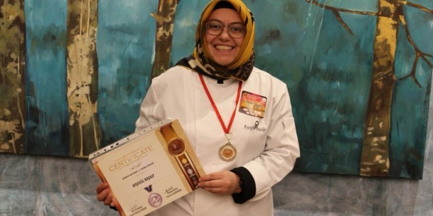 NEÜ öğrencilerine pastacılık festivalinden ödül
