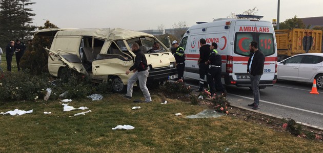 Konya’da Suriyeli işçileri taşıyan minibüs devrildi: 7 yaralı