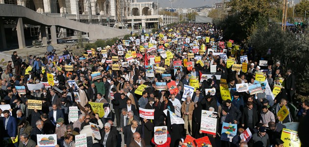İran’da binlerce kişi sokağa çıktı