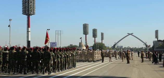 Irak’ta “DEAŞ zaferi“ nedeniyle askeri geçit töreni düzenlendi