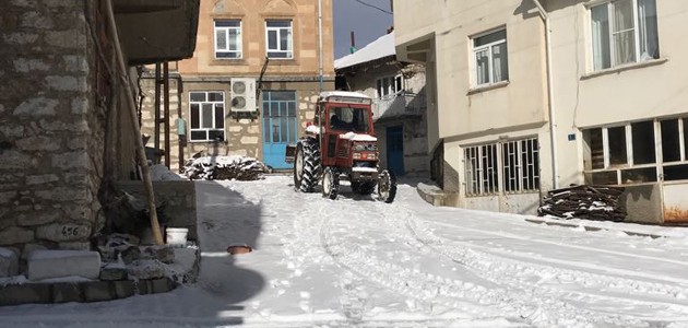 Beyşehir’de kar temizleme çalışması