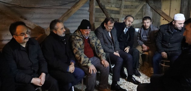 Başbakan Yardımcısı Çavuşoğlu’ndan şehit ailesine taziye ziyareti
