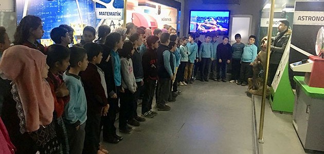 Konya Büyükşehir Belediyesi Bilim Tırı öğrencilerle buluştu