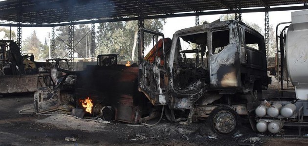 Teröristler Afrin’i yakıp yıkarak kaçtı