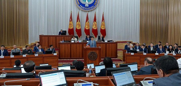 Kırgızistan’da hükümet düştü