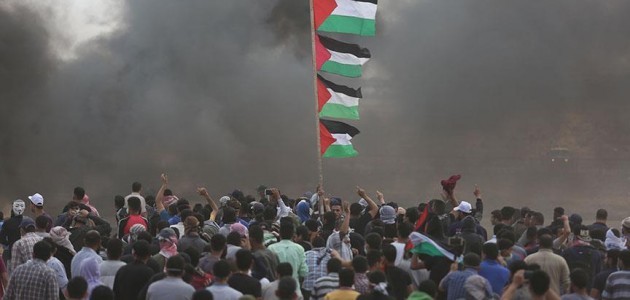 Gazze Şeridi sınırında düzenlenen gösterilerde İsrail askerleri tarafından şehit edilen Filistinli sayısı 25’e yükseldi