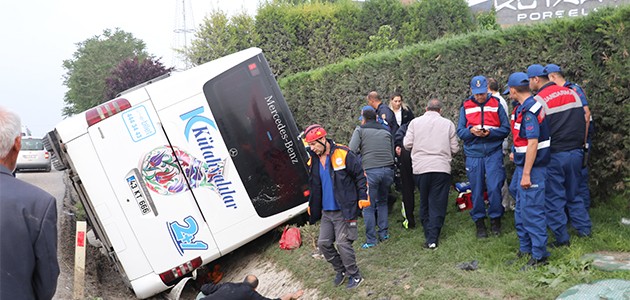 Kütahya’da yolcu otobüsü devrildi