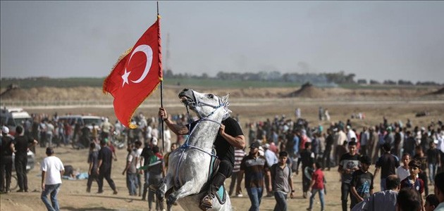 Gazze sınırındaki ’Milyonluk Kudüs’ gösterisinde Türk bayrağı