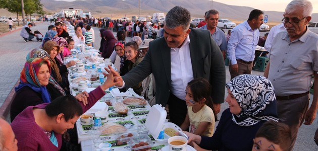 Özgüven: 40 bin hemşehrimizle iftar sofrasında buluştuk