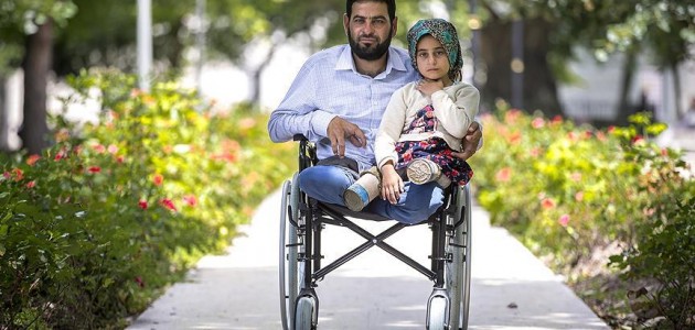 Suriyeli Maya ve babası yürüyecekleri günü bekliyor