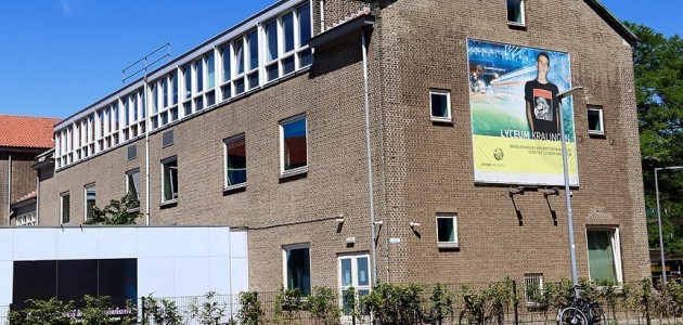 Hollanda’da FETÖ okulları tutunamıyor