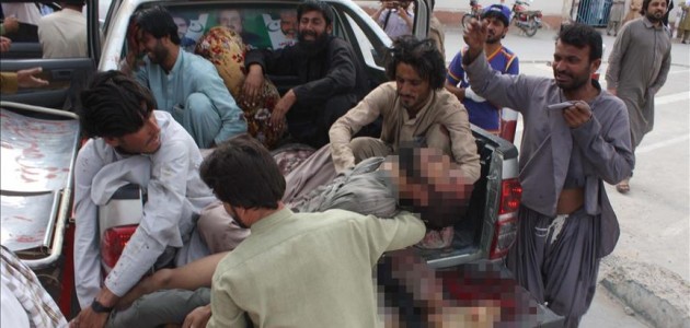 Pakistan’da iki mitingde bombalı saldırı: 132 ölü