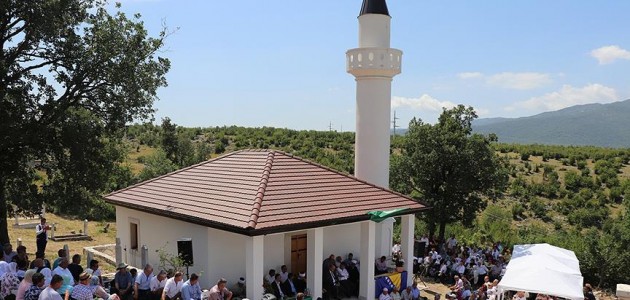 Savaşlarda iki defa yıkılan cami üçüncü kez ibadete açıldı