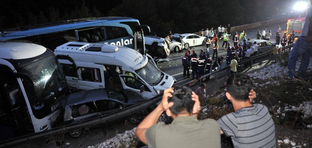 Bursa-Ankara karayolunda zincirleme trafik kazası
