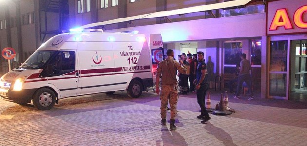 Siirt’te askeri araç devrildi: 3 asker yaralı