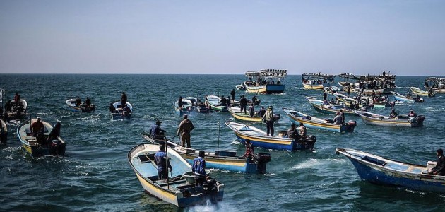 İsrail 2 Filistinli balıkçıyı gözaltına aldı