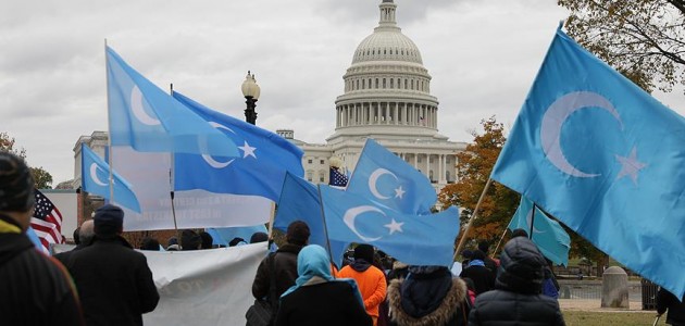 Uygur Türkleri Washington’da Çin’i protesto etti