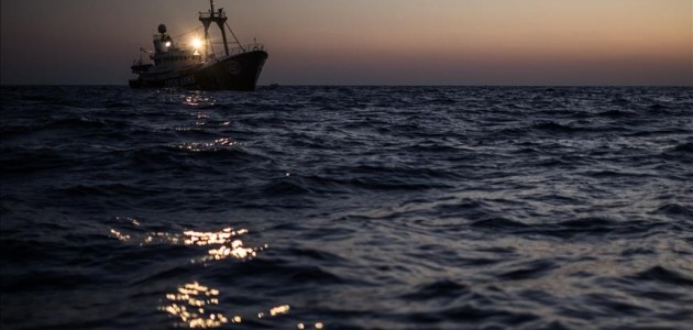 Akdeniz’de yük gemisine uyuşturucu operasyonu