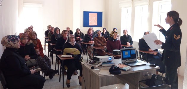 Beyşehir’de jandarmadan kadınlara seminer