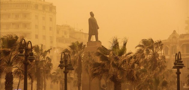 Mısır’da kum fırtınası 5 can aldı