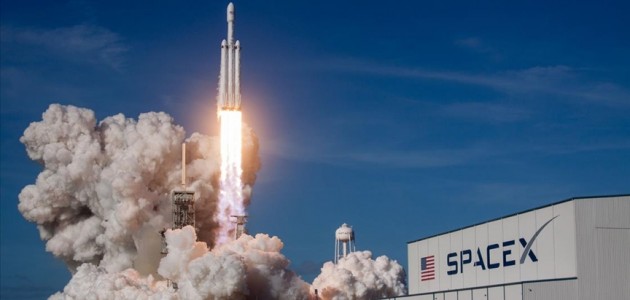 SpaceX’in personel taşıyıcı kapsülü uzaya fırlatıldı