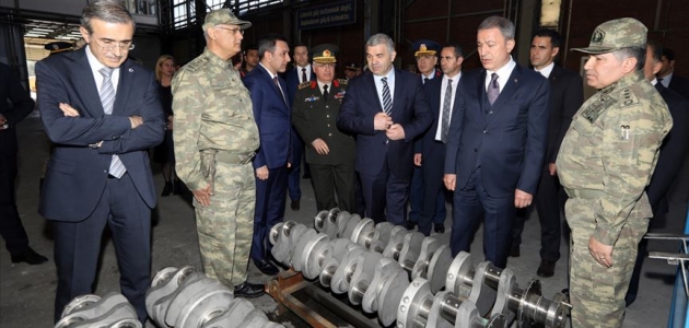 Milli Savunma Bakanı Akar Kayseri OSB’yi ziyaret etti