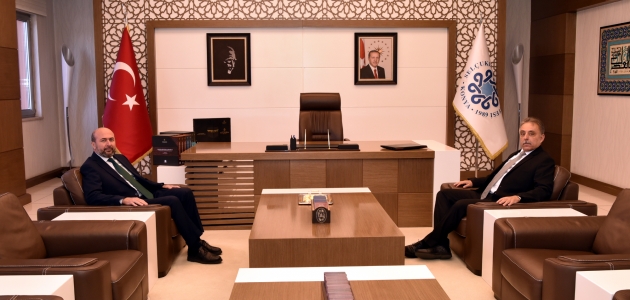 Konya Valisi Cüneyit Orhan Toprak, Ahmet Pekyatırmacı’yı ziyaret etti
