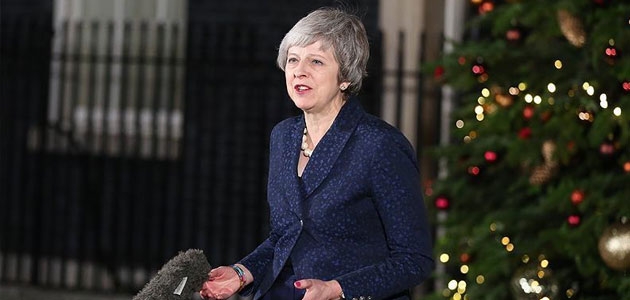İngiltere’de Theresa May istifa baskısı altında