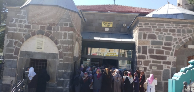 Sakal-ı Şerif Seydişehir’de kadınların ziyaretine açıldı
