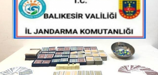 Balıkesir'de 28 kişiye kumar operasyonu: 109 bin lira ceza 