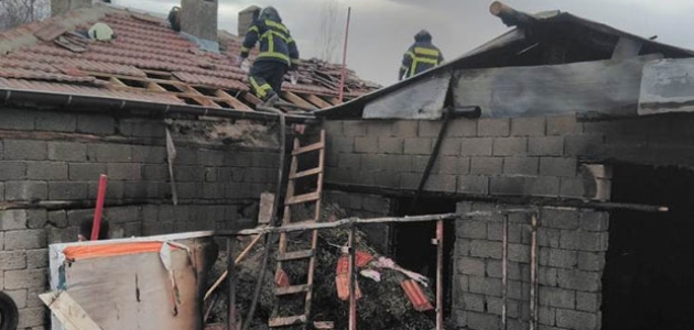  Konya'da ağıl yangını:38 hayvan telef oldu