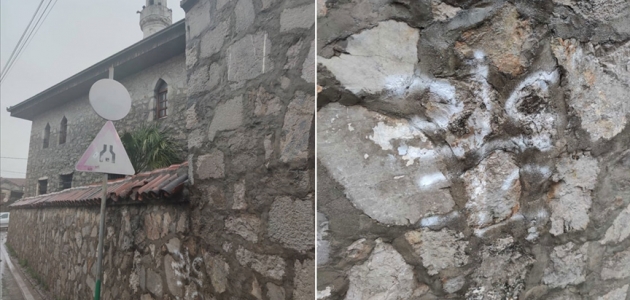 Karadağ’daki iki camiye ırkçı saldırı düzenlendi